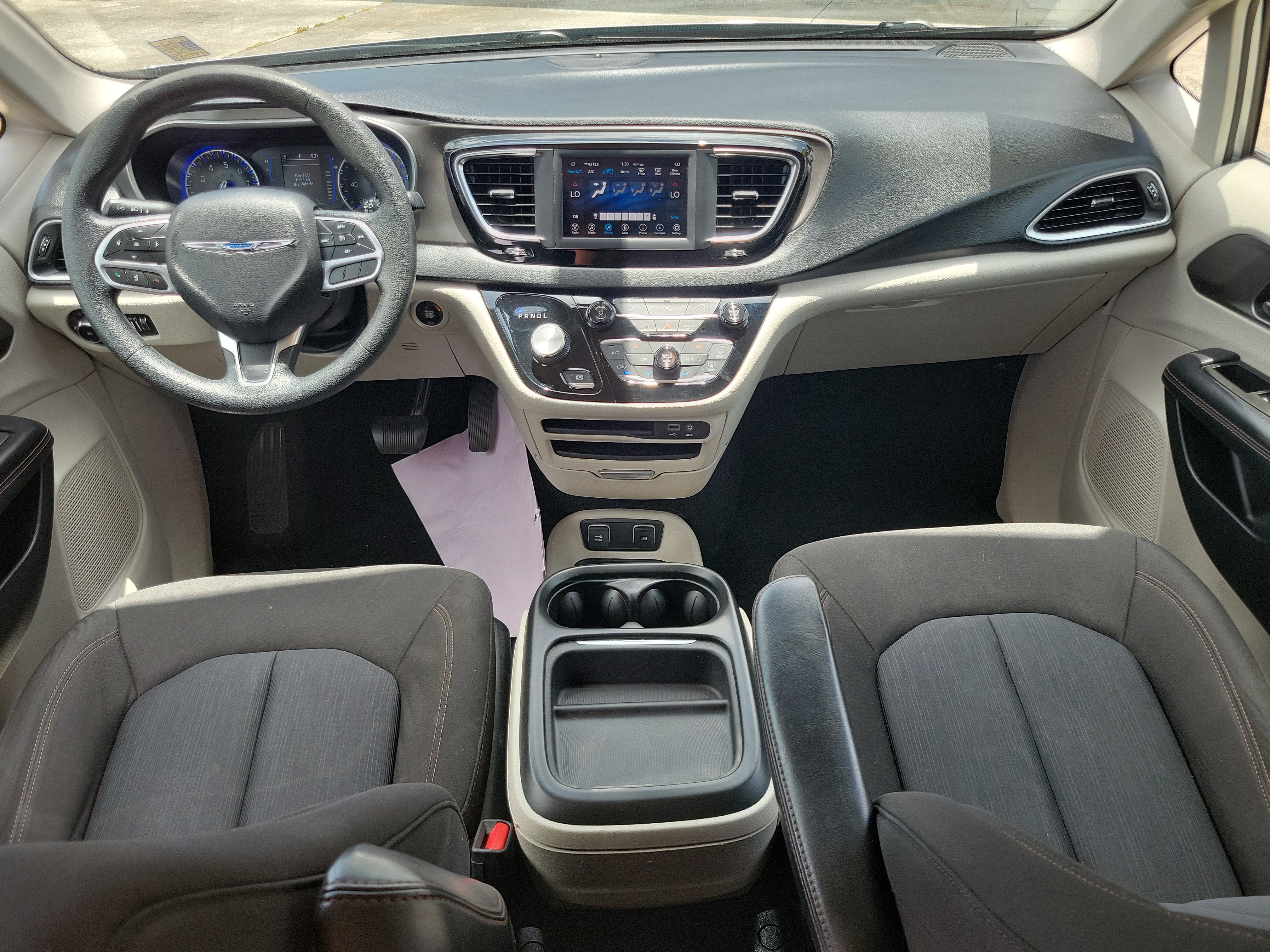 Used 2020 Chrysler Pacifica Touring FWD image 10