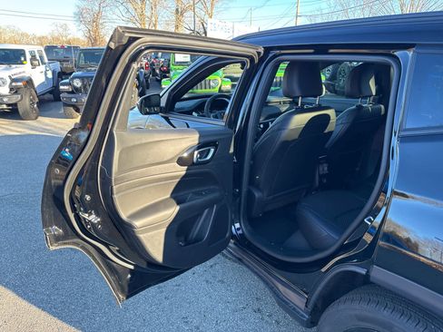 New 2026 Jeep Compass Latitude image 30