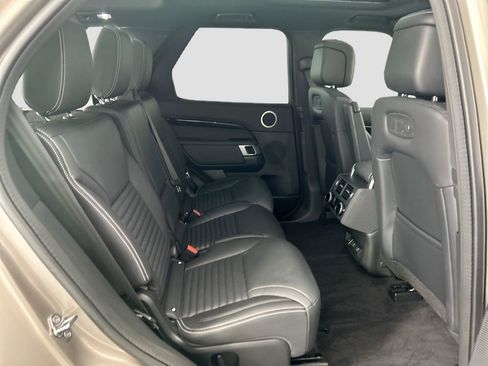 Certified 2025 Land Rover Discovery S AWD/4WD image 21