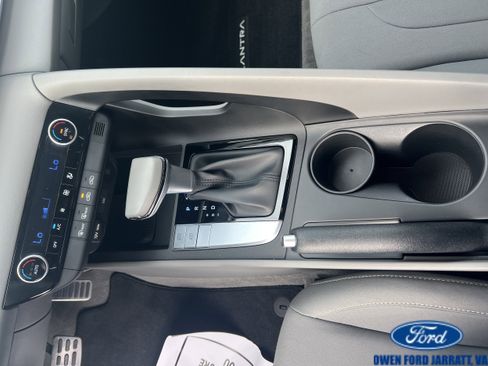 Used 2025 Hyundai Elantra Sport FWD image 12