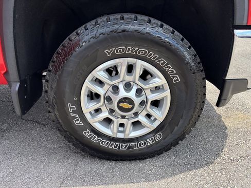 Used 2022 Chevrolet Silverado 2500 LT w/ Convenience Package image 23