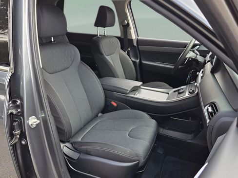 Used 2022 Hyundai Palisade SE FWD image 15