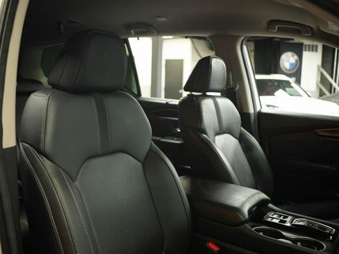 Used 2025 Honda Pilot EX-L image 16