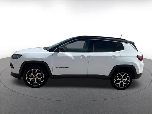 Used 2025 Jeep Compass Limited AWD/4WD image 9