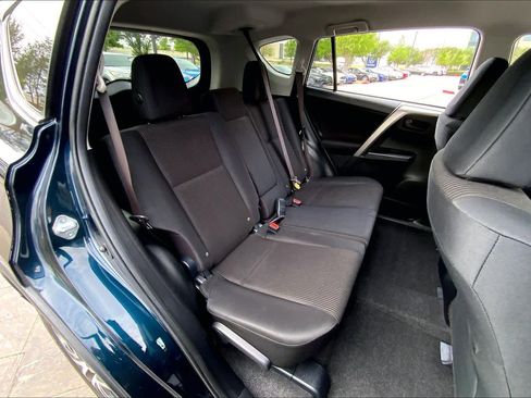 Used 2017 Toyota RAV4 LE FWD image 19