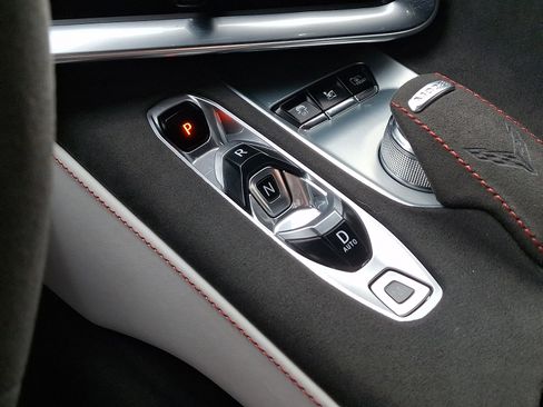 Used 2023 Chevrolet Corvette Stingray Premium Cpe w/ Z51 Performance Package image 13