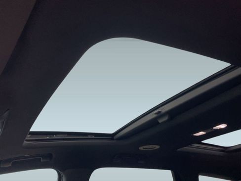 Used 2023 Buick Enclave Avenir image 14