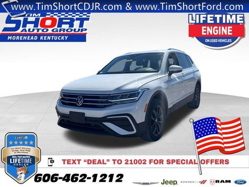 Used 2023 Volkswagen Tiguan SE image 1