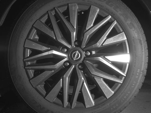 Used 2025 Nissan Altima 2.5 SV FWD image 14
