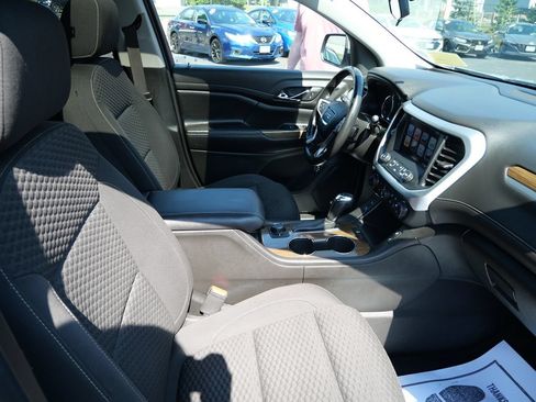 Used 2019 GMC Acadia SLE w/ GMC Pro Grade Package AWD/4WD image 18
