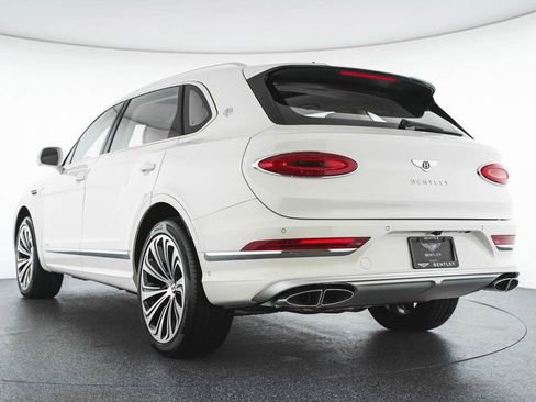 Used 2025 Bentley Bentayga Extended Wheelbase image 23