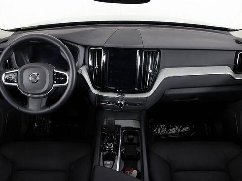Certified 2025 Volvo XC60 B5 Plus image 7