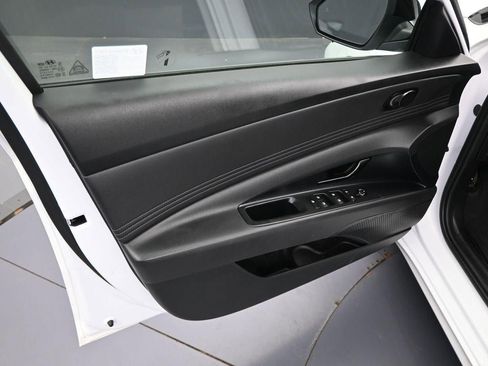 New 2025 Hyundai Elantra Sport FWD image 27