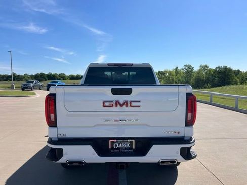 Used 2025 GMC Sierra 1500 AT4 w/ AT4 Premium Package AWD/4WD image 4