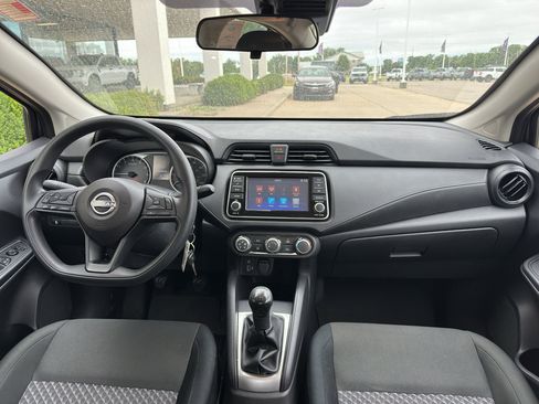 Used 2024 Nissan Versa S FWD image 11