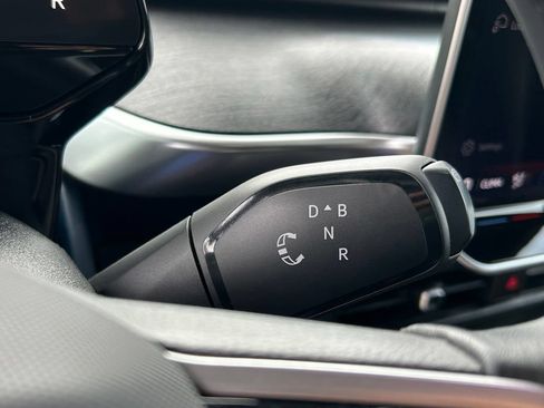 Used 2025 Volkswagen ID. Buzz Pro S RWD image 27