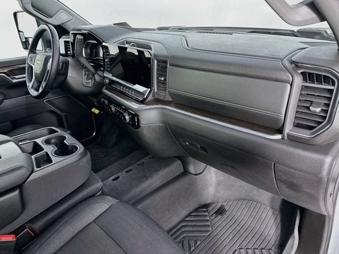 Used 2025 Chevrolet Silverado 2500 LT AWD/4WD image 30