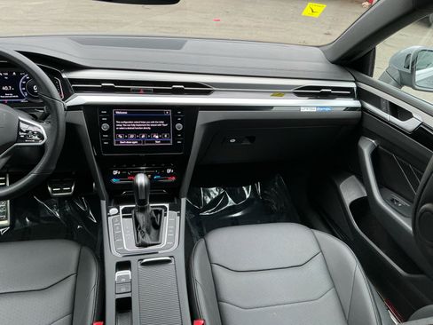 Used 2023 Volkswagen Arteon SE image 16