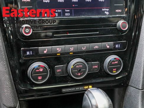 Used 2022 Volkswagen Passat 2.0T SE image 19