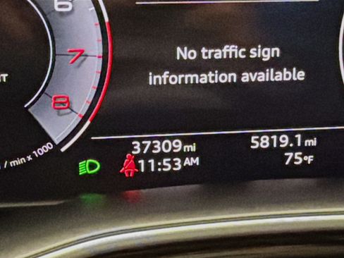 Used 2022 Audi Q7 3.0T Prestige image 8