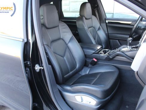 Used 2014 Porsche Cayenne Platinum Edition image 33