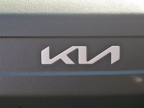 New 2026 Kia Sorento LX FWD image 20