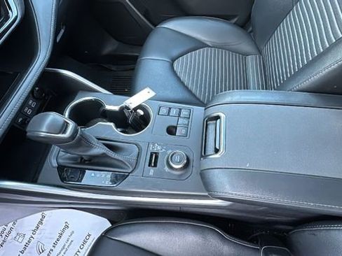 Used 2023 Toyota Highlander XSE AWD/4WD image 24