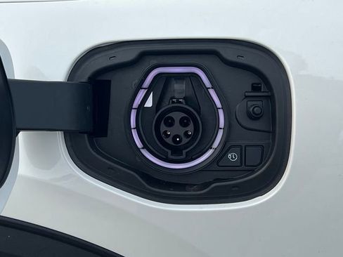 New 2026 Ford Escape SE FWD image 10