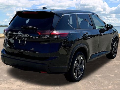 Used 2025 Nissan Rogue SV image 7