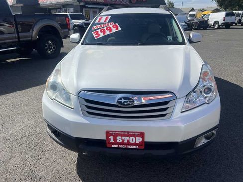 Used 2011 Subaru Outback 2.5i Premium AWD/4WD image 2