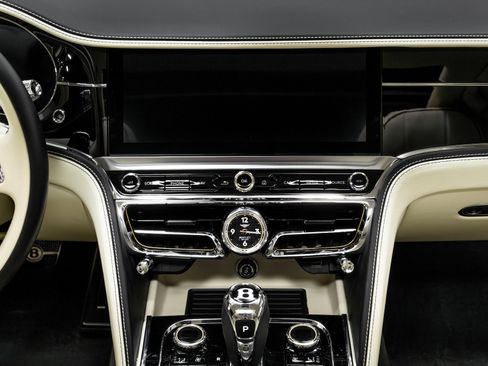 Used 2021 Bentley Flying Spur W12 image 35