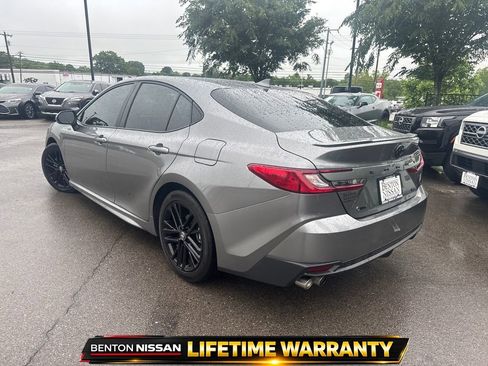 Used 2025 Toyota Camry SE w/ Convenience Package FWD image 7