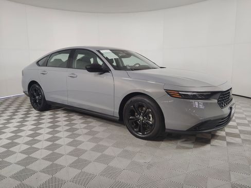 Certified 2025 Honda Accord SE image 22