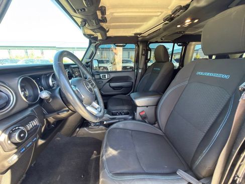 Used 2022 Jeep Wrangler Unlimited Rubicon 4xe w/ Cold Weather Group AWD/4WD image 13