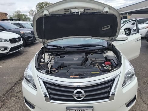Used 2015 Nissan Altima 2.5 SL w/ Technology Package FWD image 8