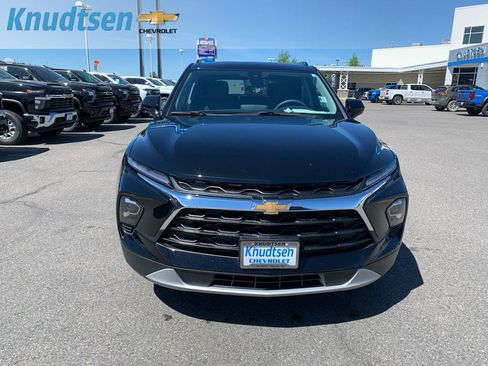 Used 2024 Chevrolet Blazer LT w/ Convenience Package AWD/4WD image 2