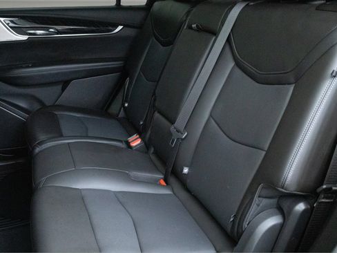 Used 2023 Cadillac XT6 Premium Luxury w/ Technology Package FWD image 28