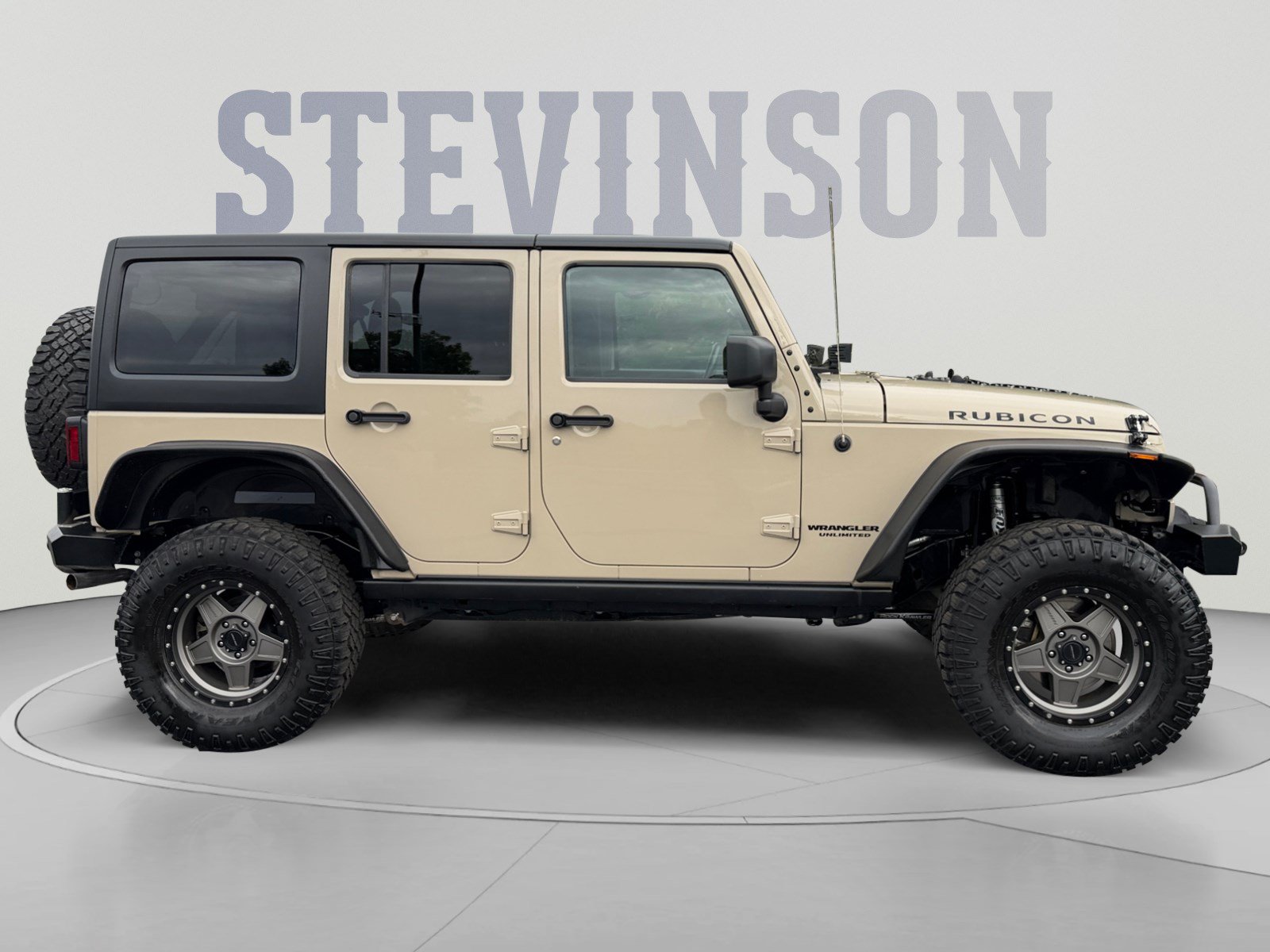 Used 2016 Jeep Wrangler Unlimited Rubicon w/ Connectivity Group AWD/4WD image 6