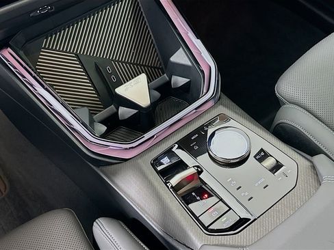 Used 2025 BMW X3 xDrive30i w/ Premium Package image 16