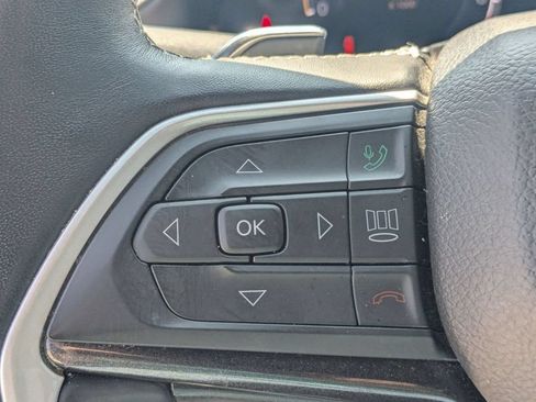 Used 2022 Jeep Grand Cherokee L Laredo AWD/4WD image 18