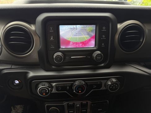 Used 2019 Jeep Wrangler Unlimited Sport S AWD/4WD image 26