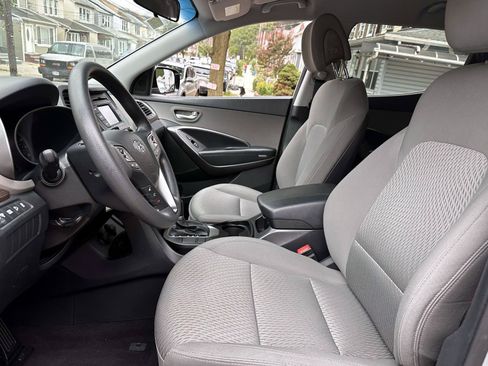 Used 2017 Hyundai Santa Fe Sport FWD image 16