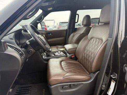Used 2024 Nissan Armada Platinum w/ Captain's Chairs Package image 5