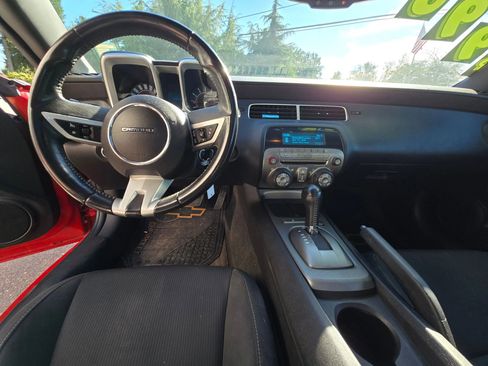 Used 2011 Chevrolet Camaro LT image 17