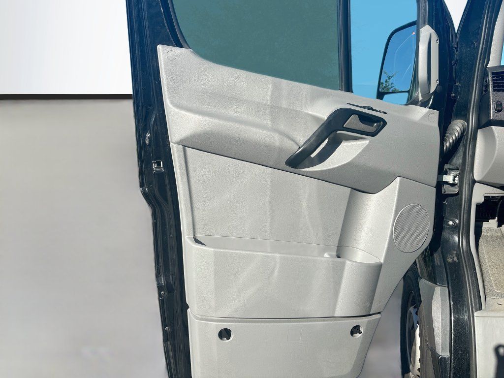 Used 2017 Mercedes-Benz Sprinter 3500 image 18