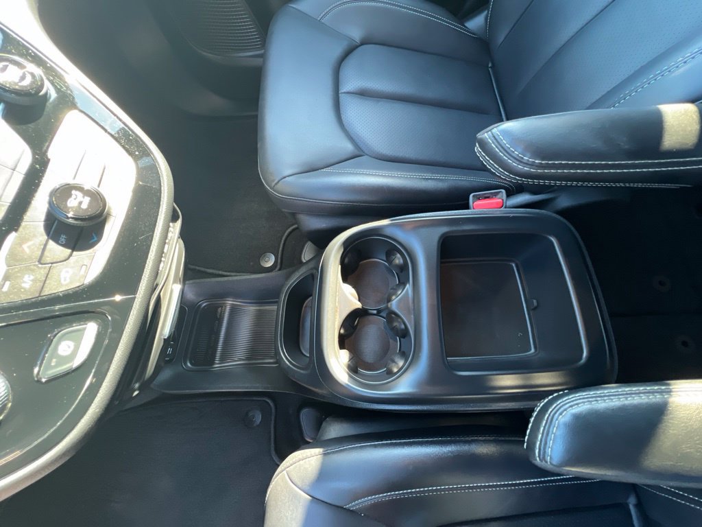 Used 2025 Chrysler Pacifica Select FWD image 34