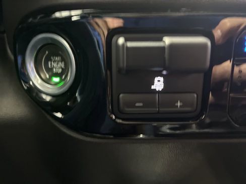 Used 2024 Chevrolet Silverado 2500 High Country w/ High Country Premium Package AWD/4WD image 34