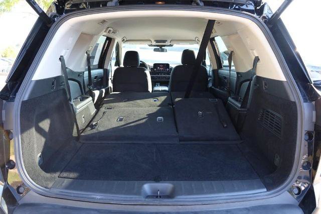 Certified 2025 Nissan Pathfinder SV FWD image 9