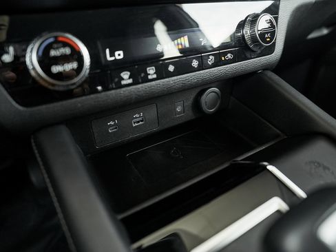 Used 2024 Mitsubishi Outlander SE image 52