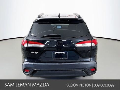 Used 2024 Toyota Corolla Cross SE w/ Moonroof Package image 6